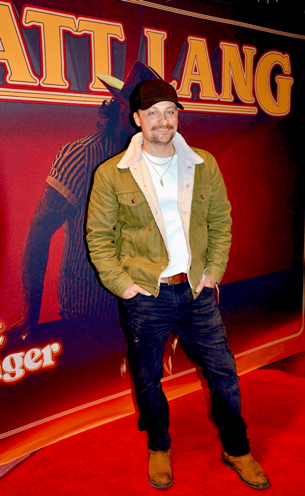 J\u00e9r\u00f4me Couture sur le tapis rouge \u00e0 la premi\u00e8re de Matt Lang.