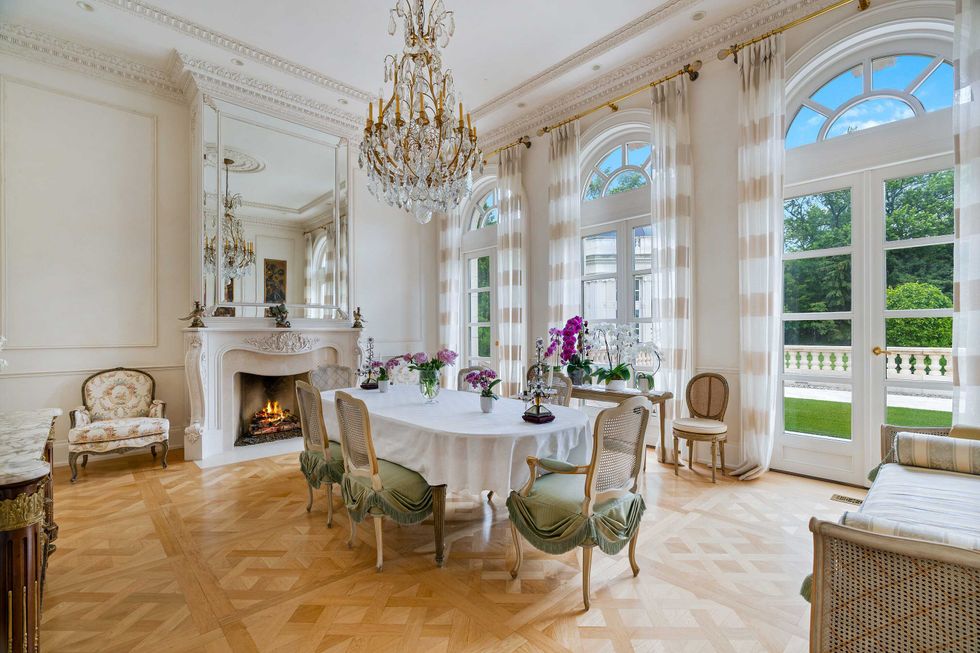 Sitting room at 15 High Point Rd.
