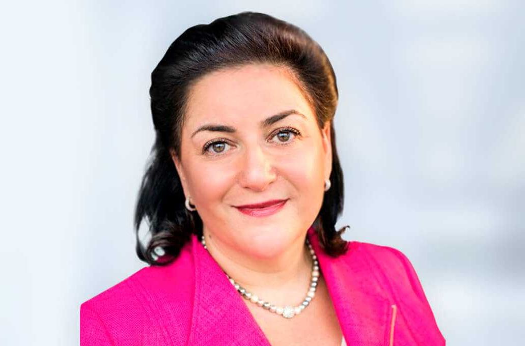 Naomi Azrieli. 