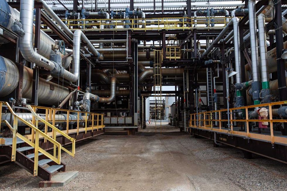 Oilsands majors Suncor, Cenovus announce deals