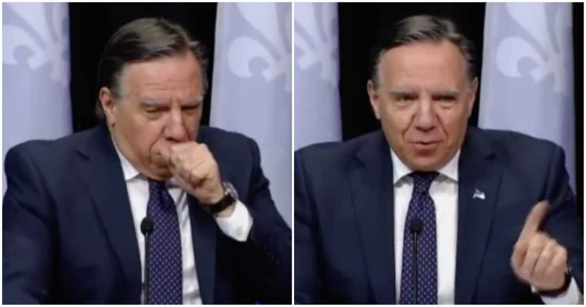 François Legault tousse dans sa main pendant sa conférence de presse et le regrette vite