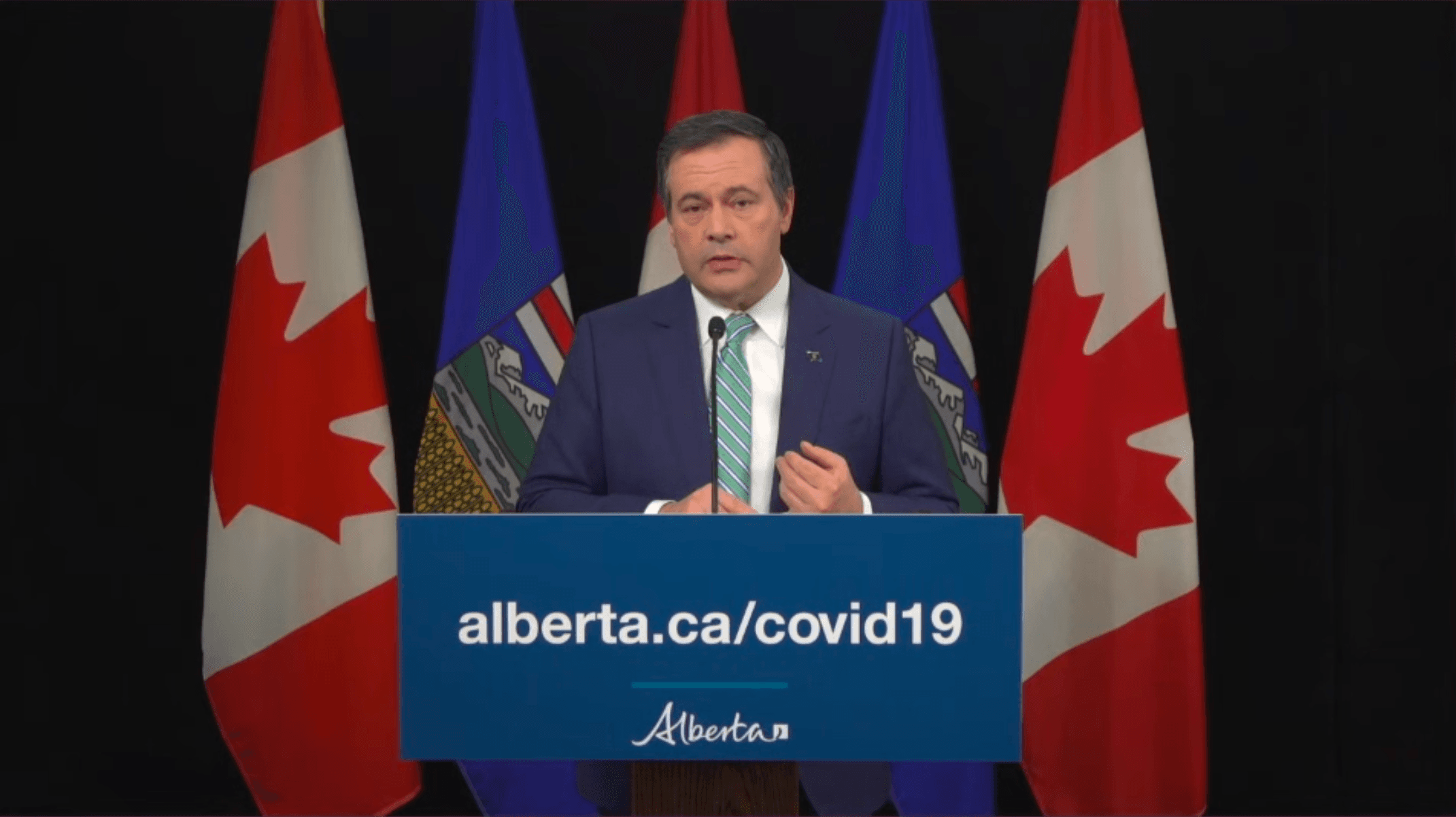 Alberta Parks Are Reopening To Vehicles Tomorrow & We Can Finally Go Hiking SoonAlberta Parks Will Reopen To Vehicles Tomorrow & We Can Finally Go Hiking Soon