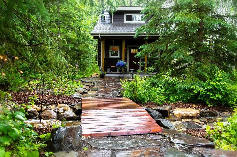 airbnb alberta