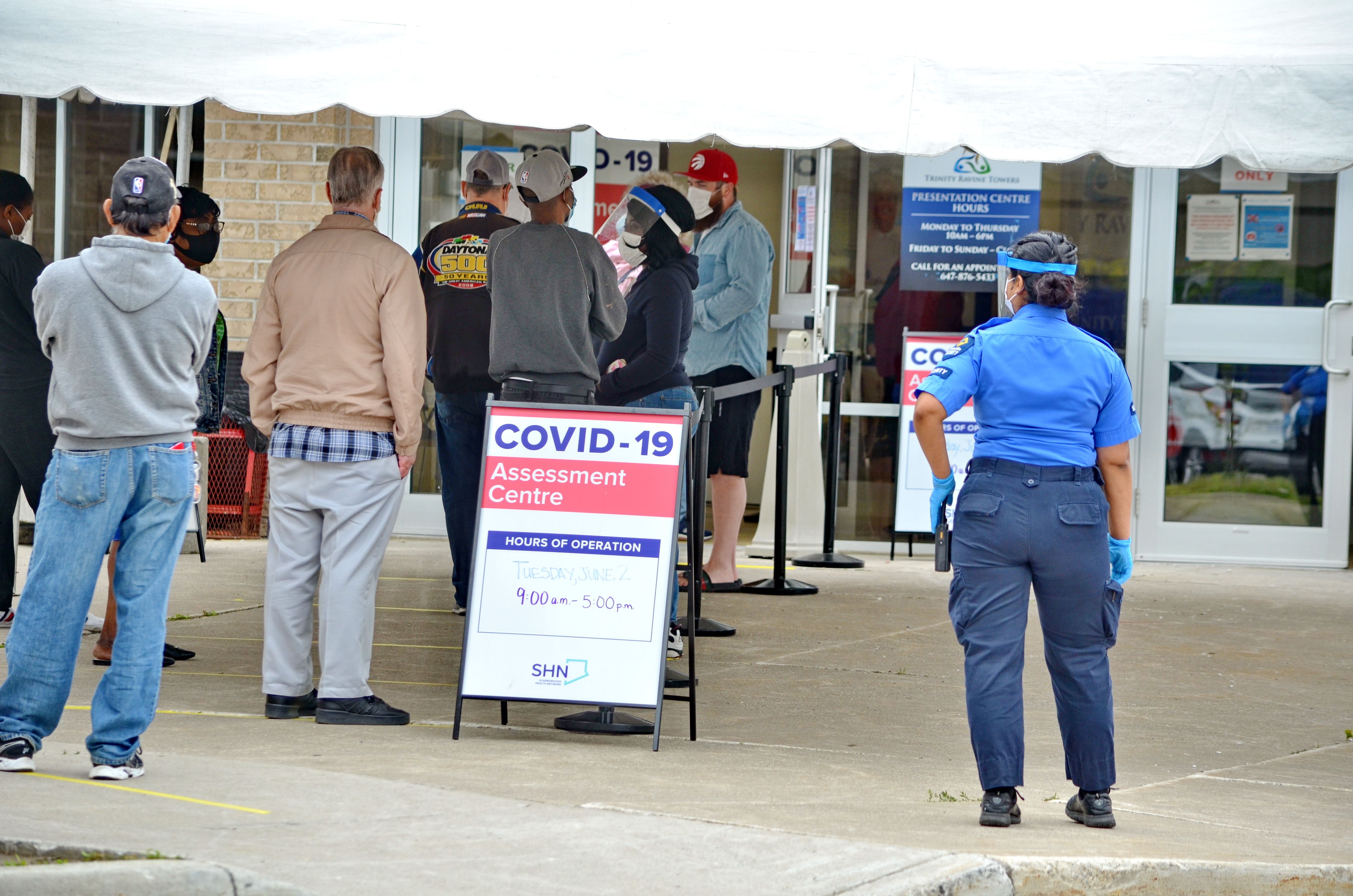 New COVID-19 Cases In Ontario Just Hit A 3-Month Low But Health Staff Say To Stay Calm