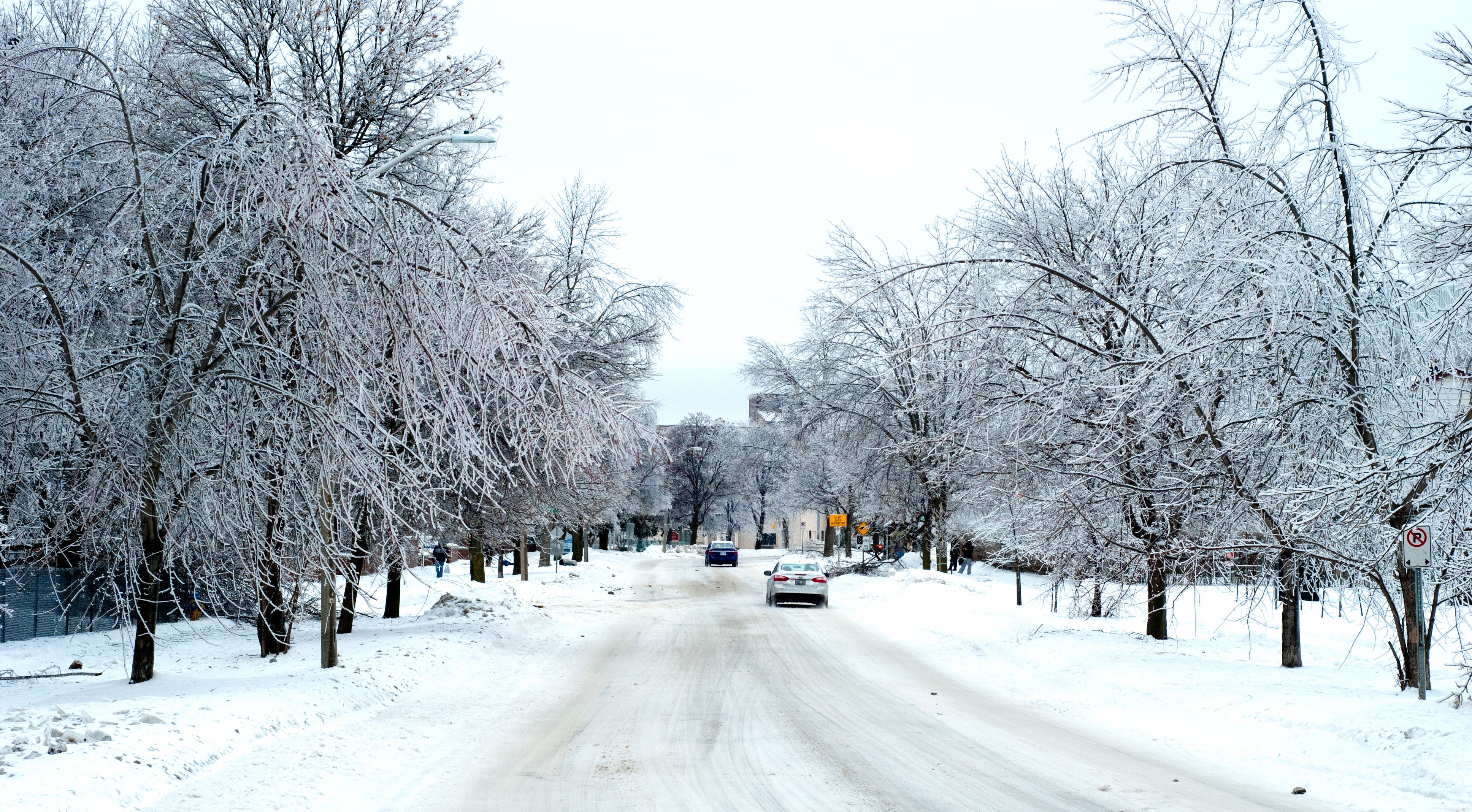 Ontario's Weather Forecast Is Calling For Snow & Chilly Temperatures This Week