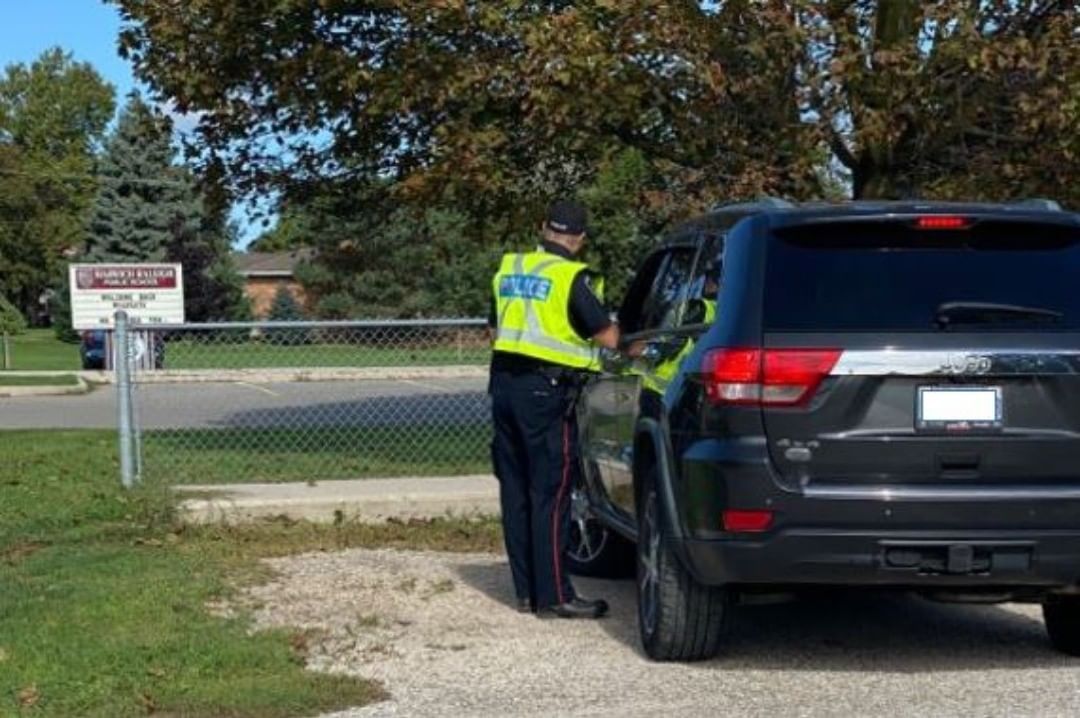 Chatham-Kent Police Fined 4 People For Riding In The Same Car & Breaking Lockdown Rules