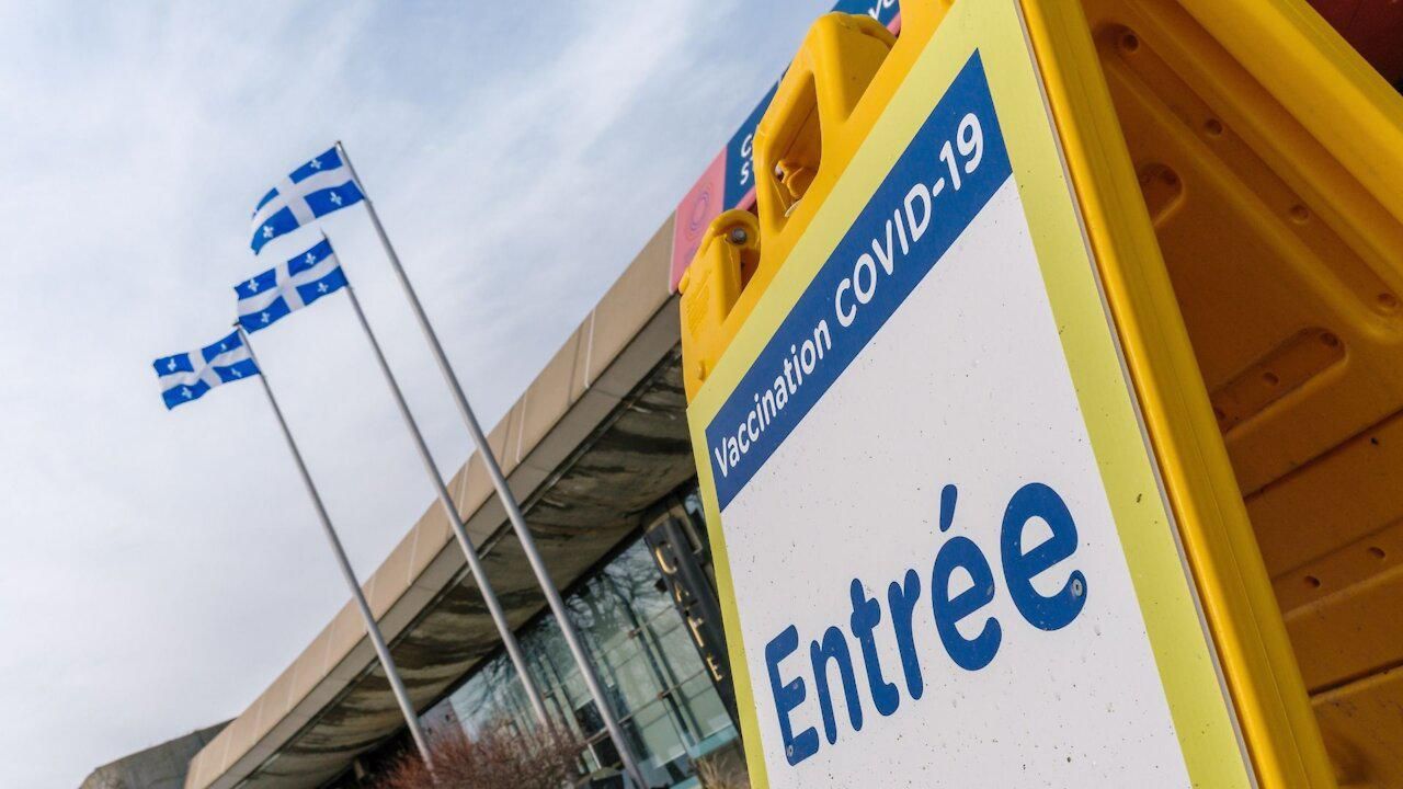 La vaccination des Québécois jugés « malades chroniques » à cause de leur poids fait jaser