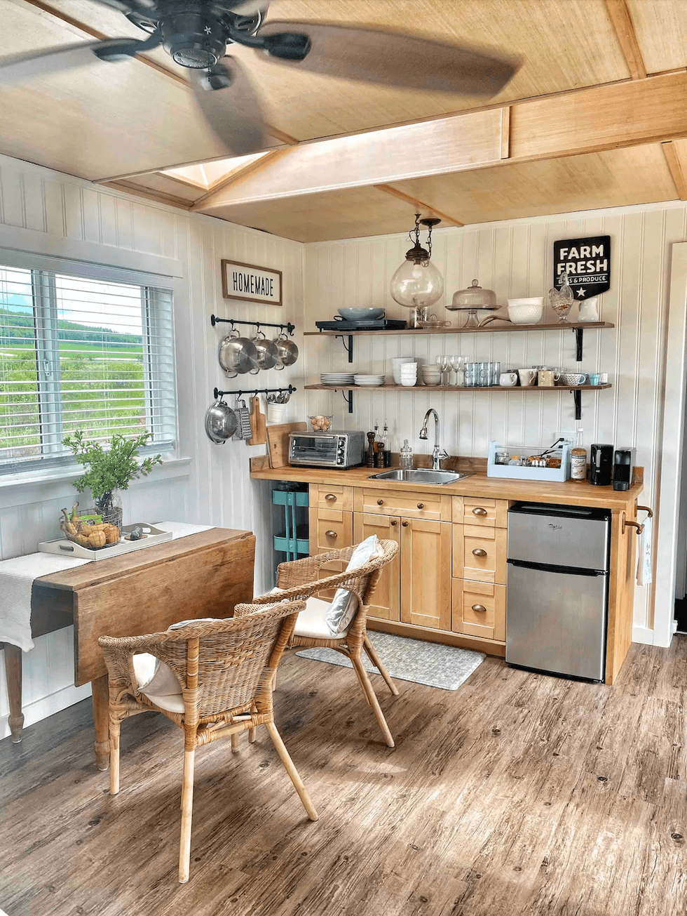 The kitchen and dining area at Willow Ridge Cottage.