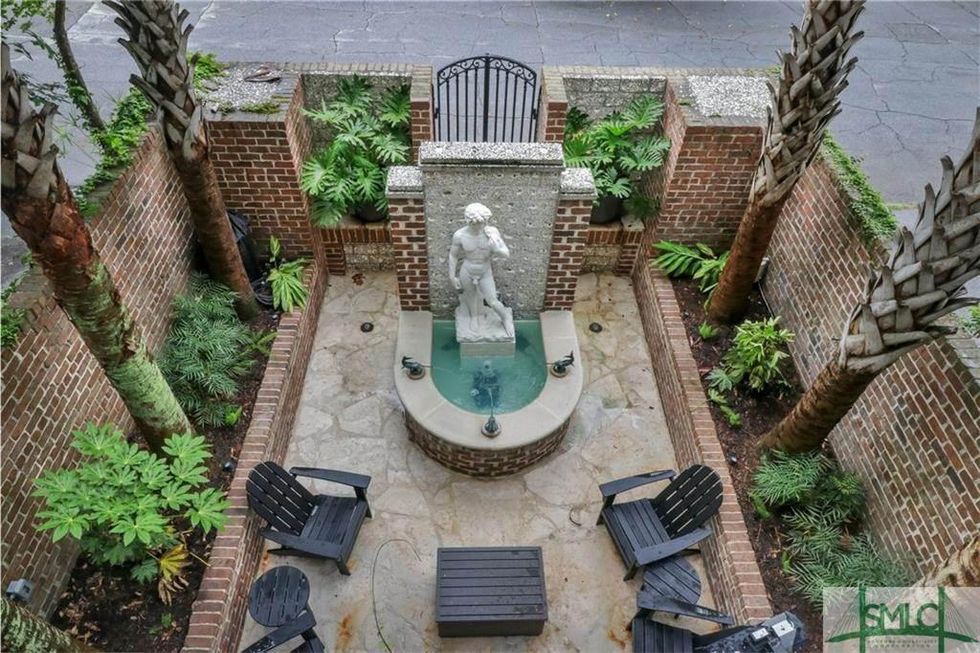 The courtyard's statue.