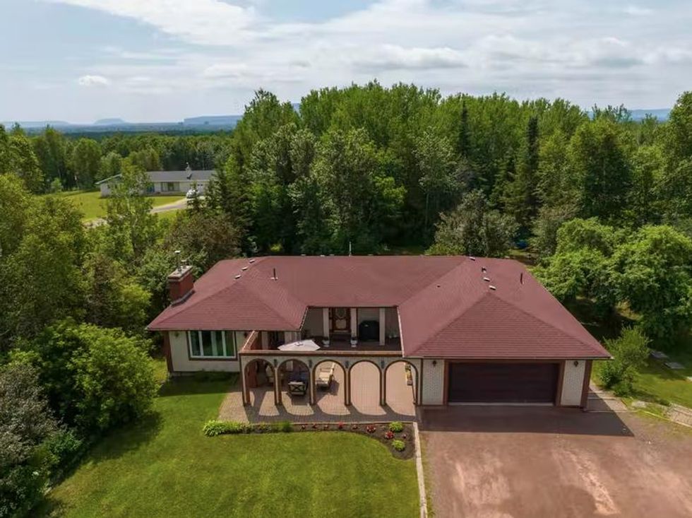 1561 Oliver Road, Thunder Bay, Ontario.