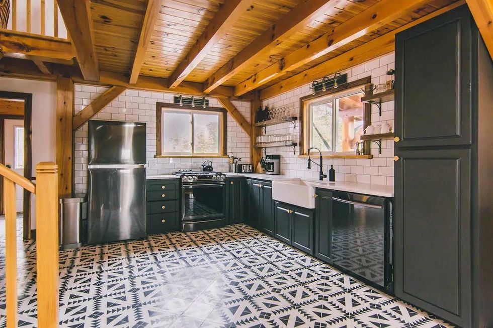 Renovated contemporary kitchen in a lakeside cottage for rent in Ontario.