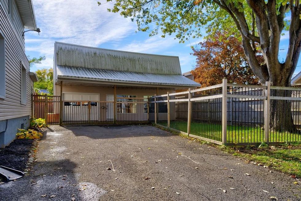 Le garage.