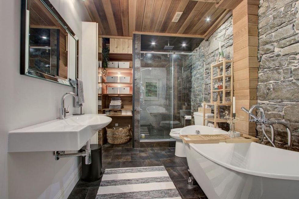 La salle de bain.