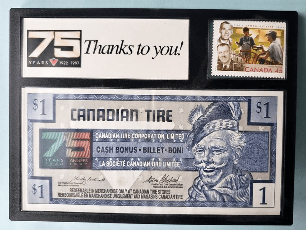 Billet Canadian Tire de 1$.\u00c0