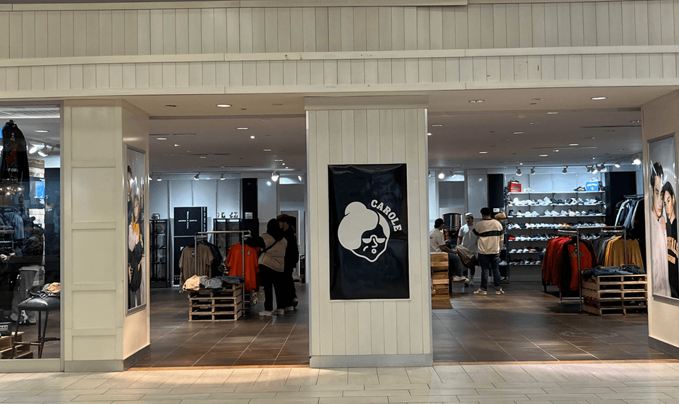Carole thrift shop au Centre Laval.