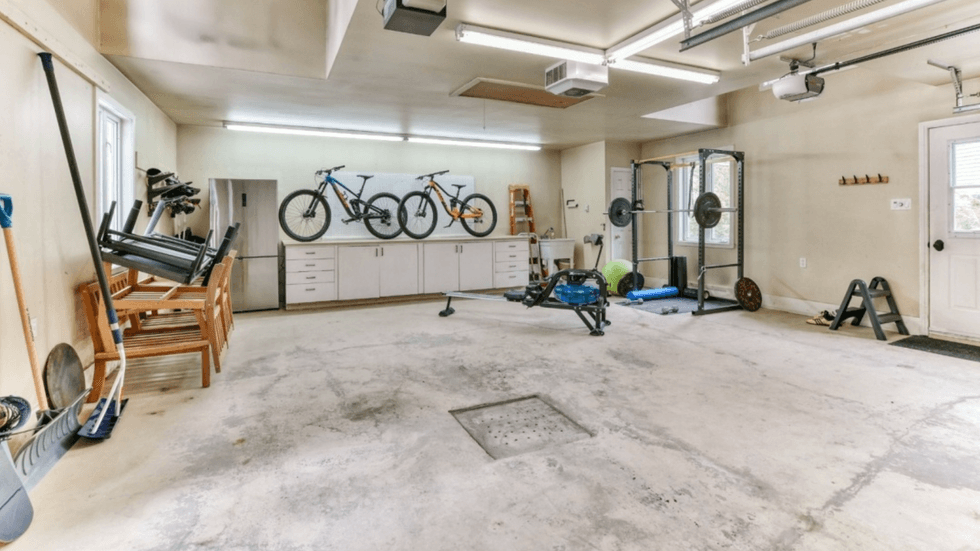 Le garage.