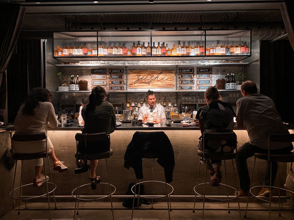 Restaurant Sushi by Scratch.