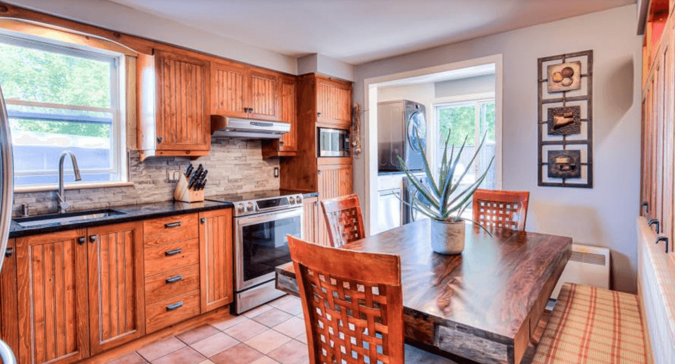La cuisine d'une maison \u00e0 vendre \u00e0 Laval.